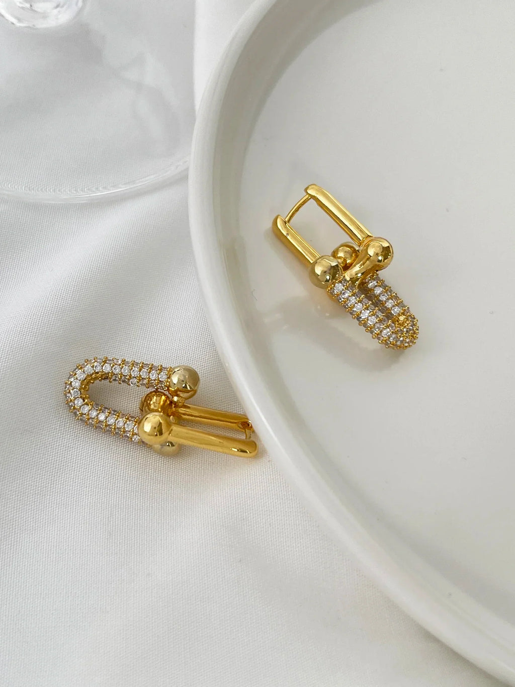 Chunky U-Link Chain Dangle Hoops